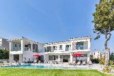 Villa in Canyelles - Villa Miami